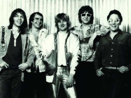 Yes 1980, L-to-R: Steve Howe, Alan White, Geoff Downes, Chris Squire, Trevor Horn.